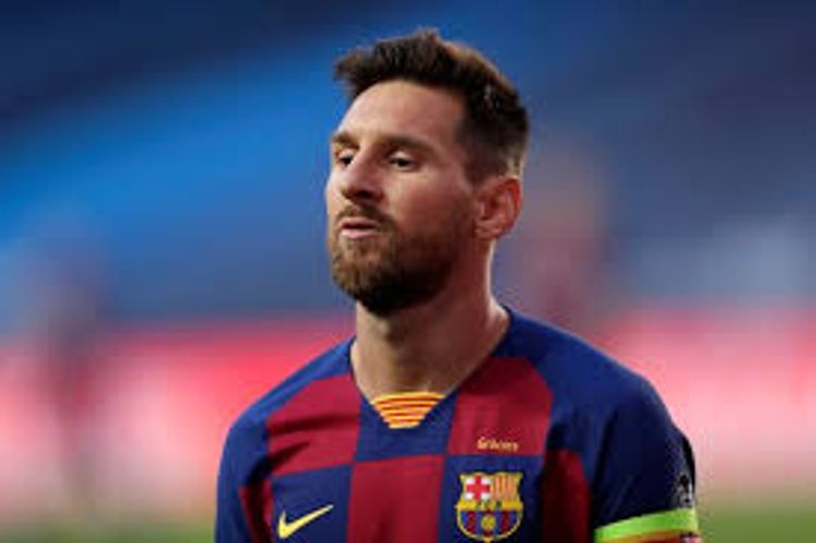 Lionel Messi returns to Barcelona training ground 