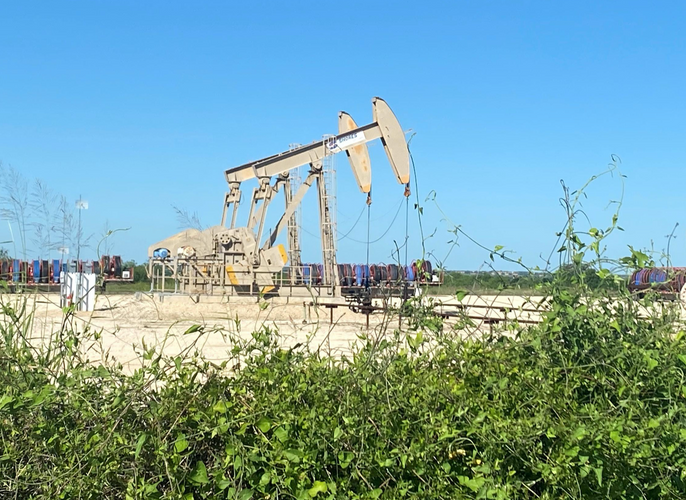 Oil mixed after dropping on demand concerns post-U.S. holiday