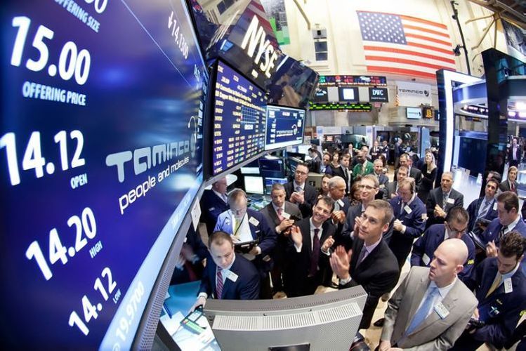 Tesla (TSLA) crashes, announces completion of capital raise