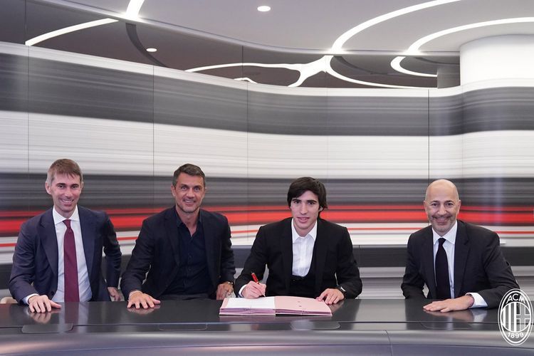 AC Milan confirm €10m loan move for Tonali