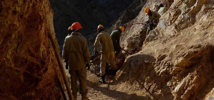 At least 50 killed in collapsed gold mine in east Congo