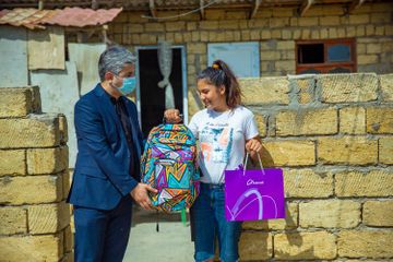Azercell congratulates top scoring applicants and  martyrs’ children on Knowledge Day  - PHOTO