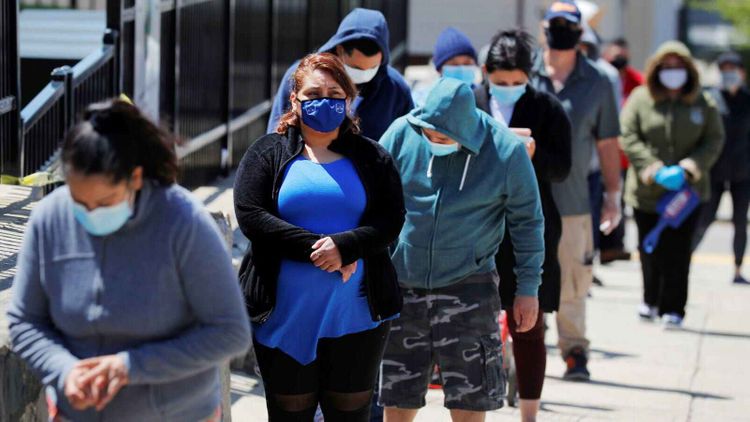 US weekly unemployed claims decline slightly to 860,000