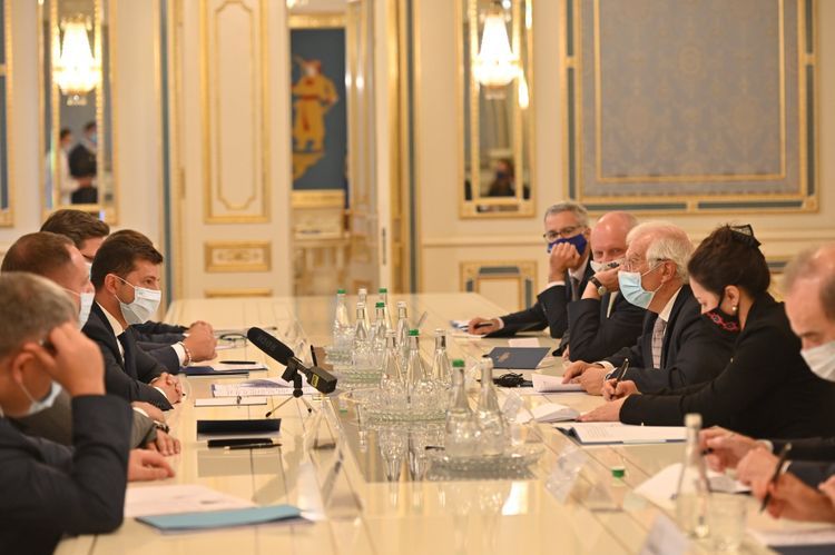 Josep Borrell meets with Ukrainian President 