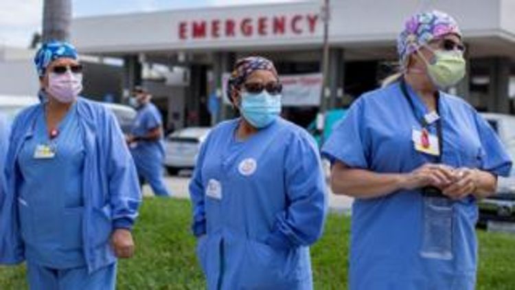 US coronavirus death toll passes 200,000