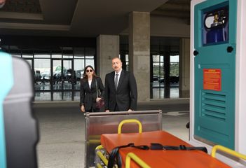 President Ilham Aliyev and first lady Mehriban Aliyeva viewed new ambulance vans delivered to Azerbaijan - UPDATED