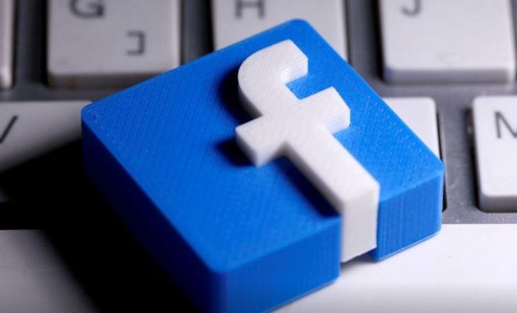 Facebook suspends fake Russian accounts, warns of U.S. election hack-and-leak threat