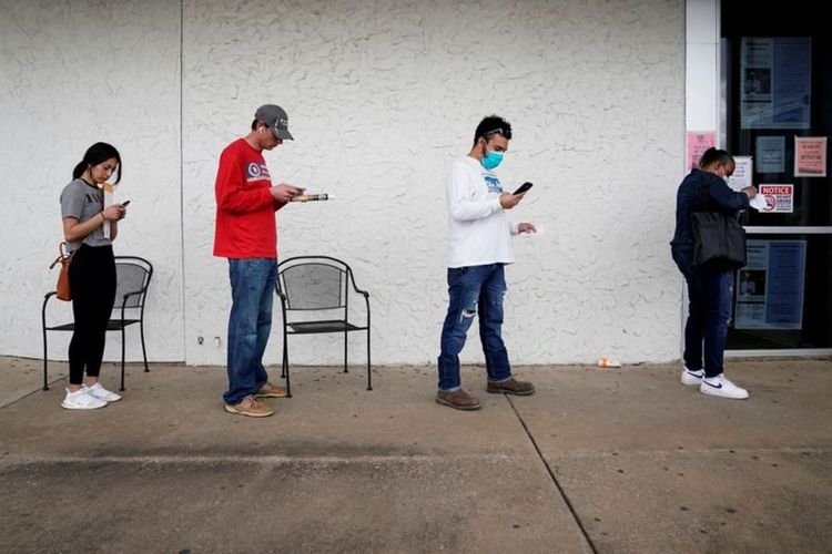 U.S. weekly jobless claims unexpectedly rise