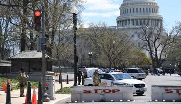 US Capitol on lockdown after 2 officers rammed by car - VIDEO