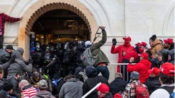 US Capitol on lockdown after 2 officers rammed by car - VIDEO