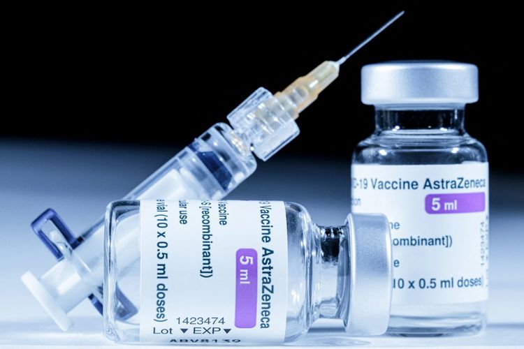 Spain limits AstraZeneca jab to over 60s, citing EU blood clot finding