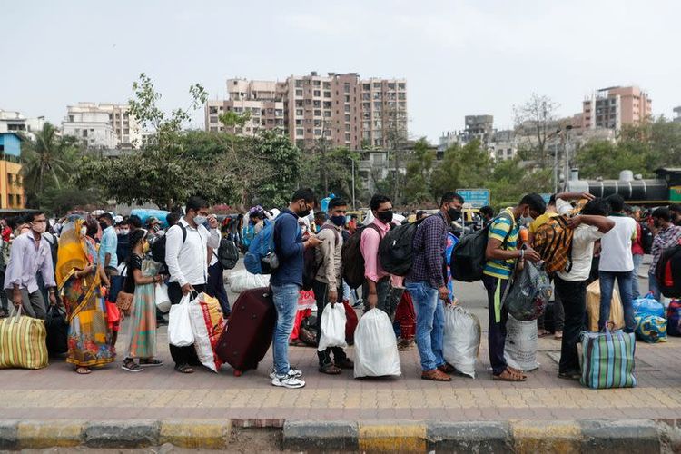 India's COVID-19 infections hit another record, weekend lockdown in Maharashtra