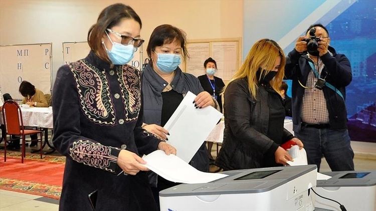 Kyrgyzstan votes to switch to presidential rule