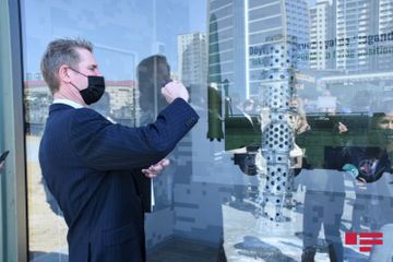 Participants of international conference get acquainted with Military Trophy Park in Baku