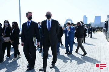 Participants of international conference get acquainted with Military Trophy Park in Baku
