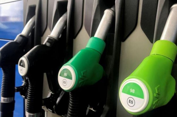 Oil rises on drawdown in U.S. oil stocks, OPEC demand outlook