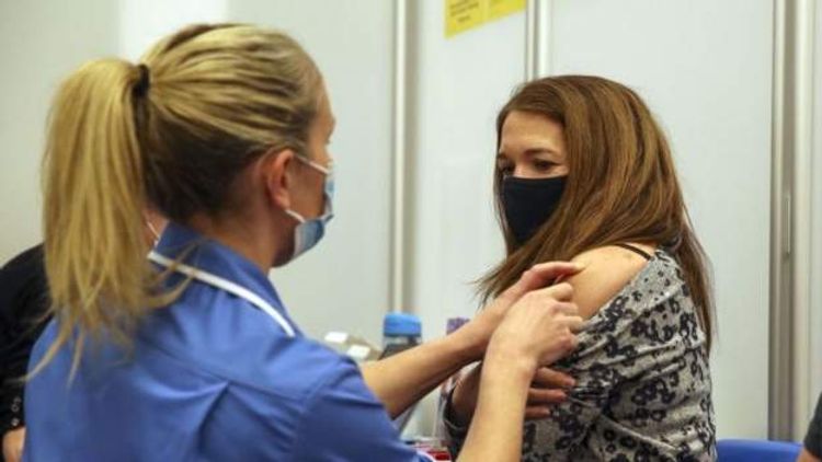 UK 'mixing vaccines' trial recruiting adults over 50