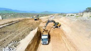 Construction of "Victory road" being continued rapidly - PHOTO