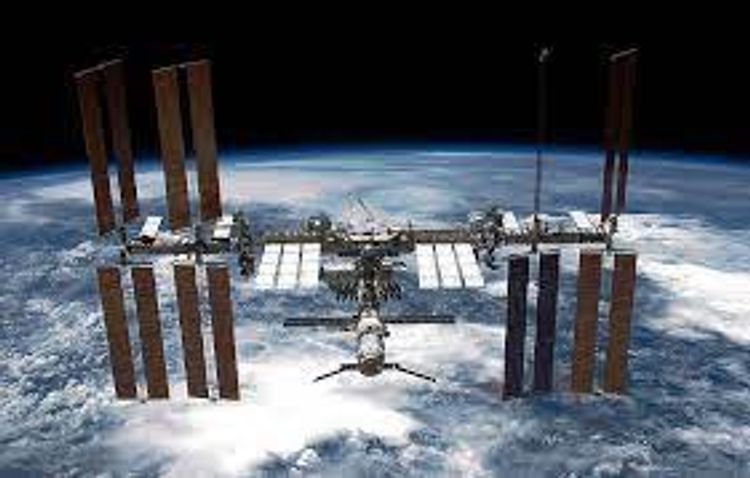 ISS three crewmembers return to Earth