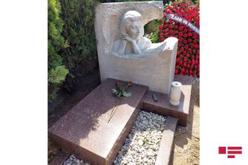 President of Azerbaijan Ilham Aliyev and First Lady Mehriban Aliyeva sent a wreath to the funeral of Eldar Guliyev - PHOTO