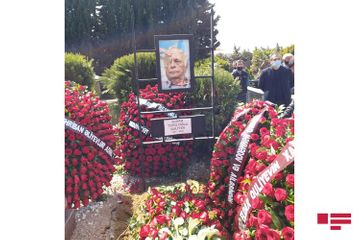 President of Azerbaijan Ilham Aliyev and First Lady Mehriban Aliyeva sent a wreath to the funeral of Eldar Guliyev - PHOTO