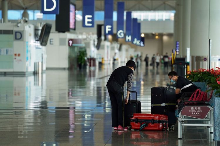 Hong Kong bans flights from India, Pakistan and the Philippines for 2 weeks