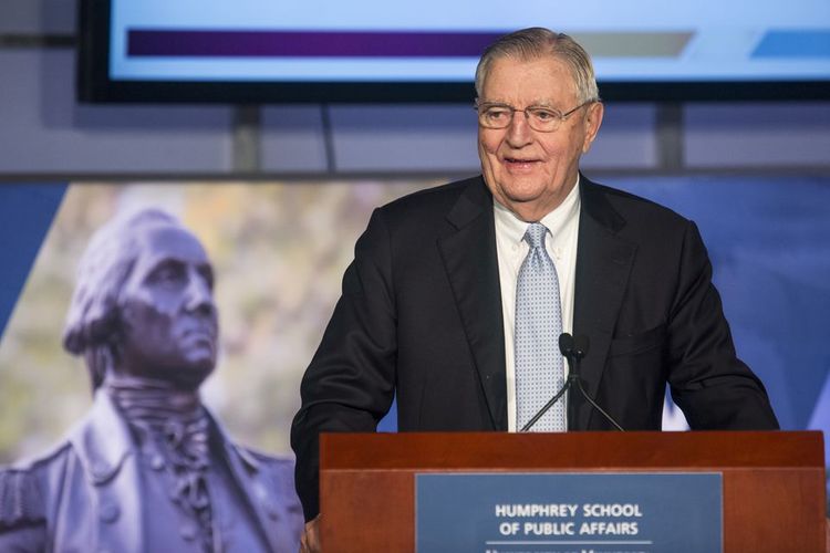 Former U.S. Vice President Walter Mondale dies at 93
