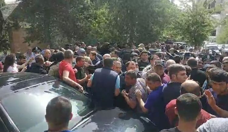 Pashinyan's visit to Syunik province protested 
