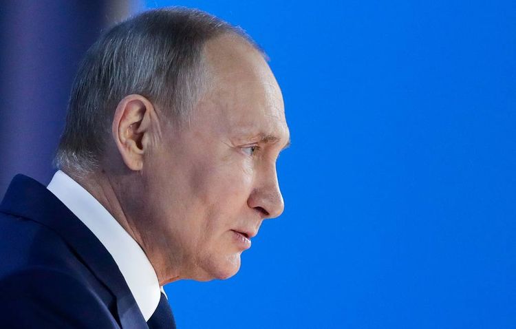 Putin calls for tighter control in fight against carbon emissions