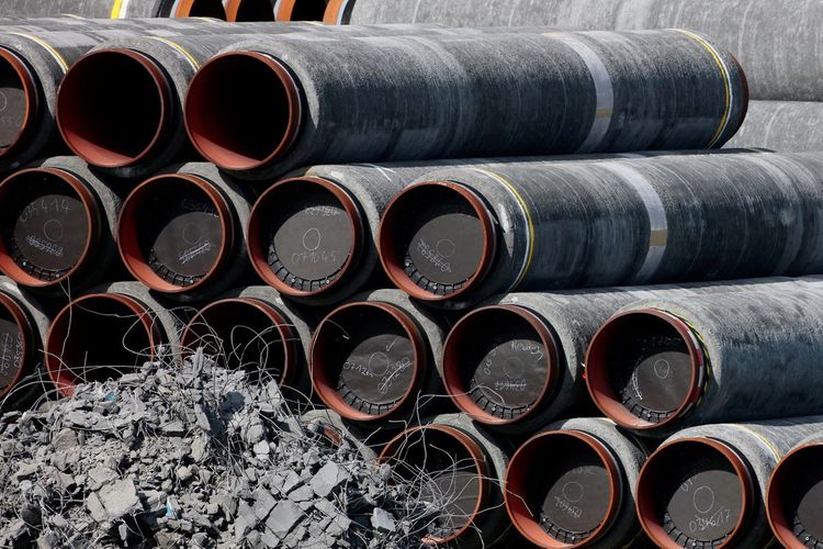 U.S. Senate panel advances bill to aid Ukraine, pressure Nord Stream 2