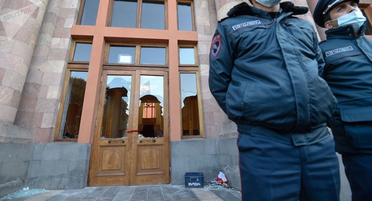 Opposition demanding Pashinyan’s resignation hold rally in front of government building