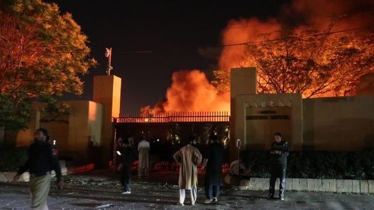 Deadly blast hits luxury hotel in Pakistan﻿