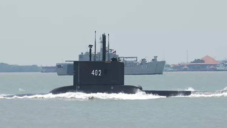 Indonesia recovers debris believed to be from missing submarine