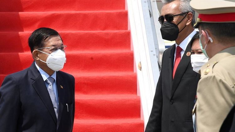 Stop killings, Myanmar chief told on trip abroad﻿