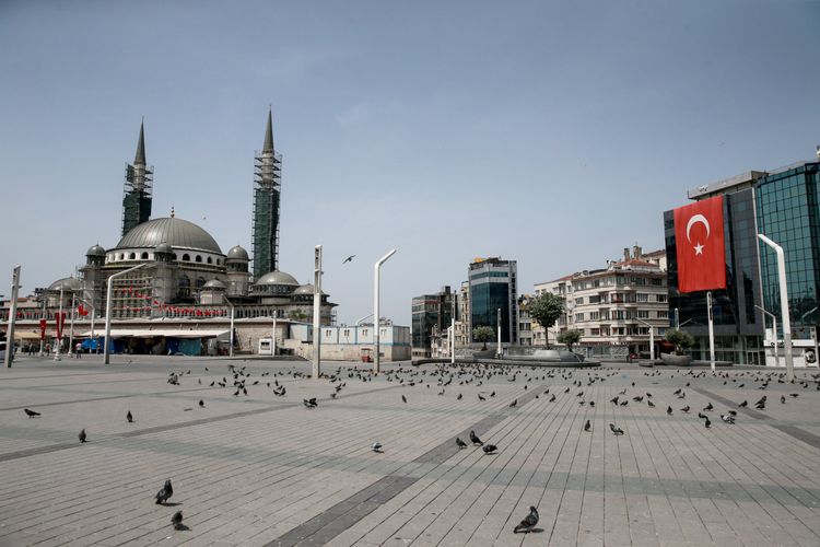 Turkey announces full lockdown starting Thursday 
