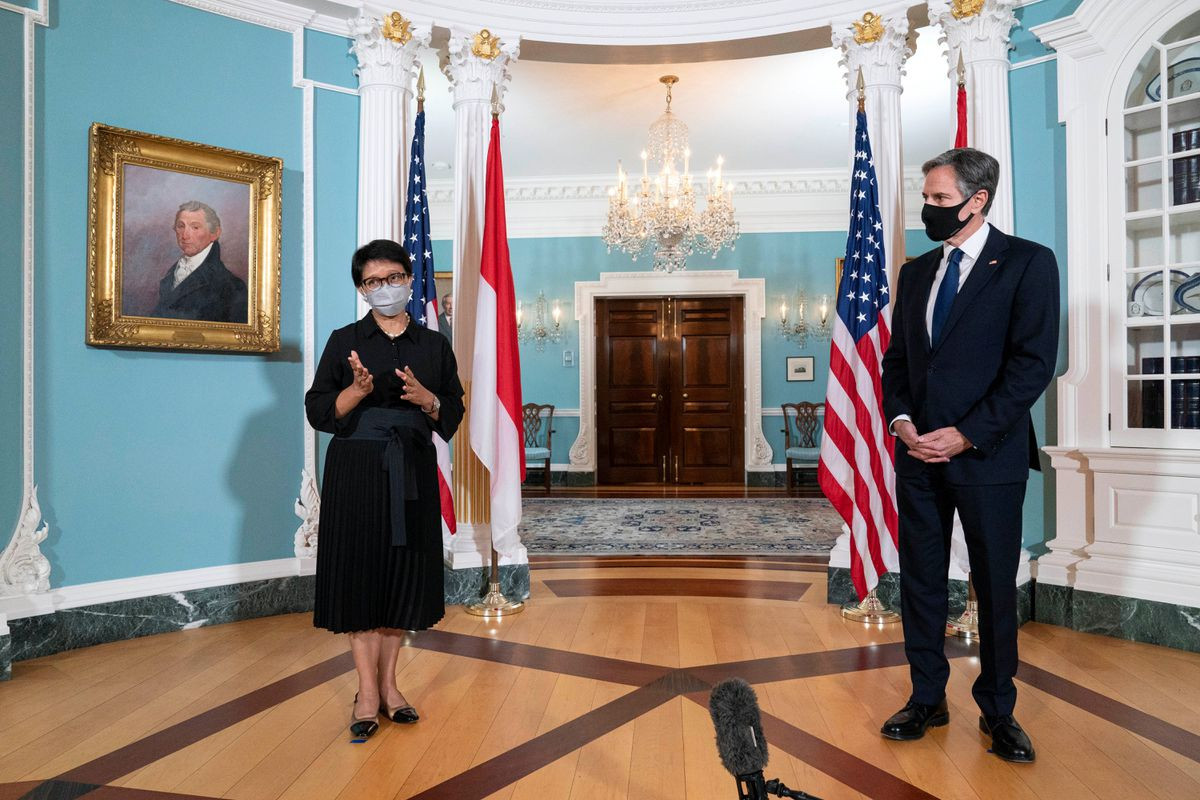 U.S., Indonesia commit to South China Sea defense in 'strategic dialogue'
