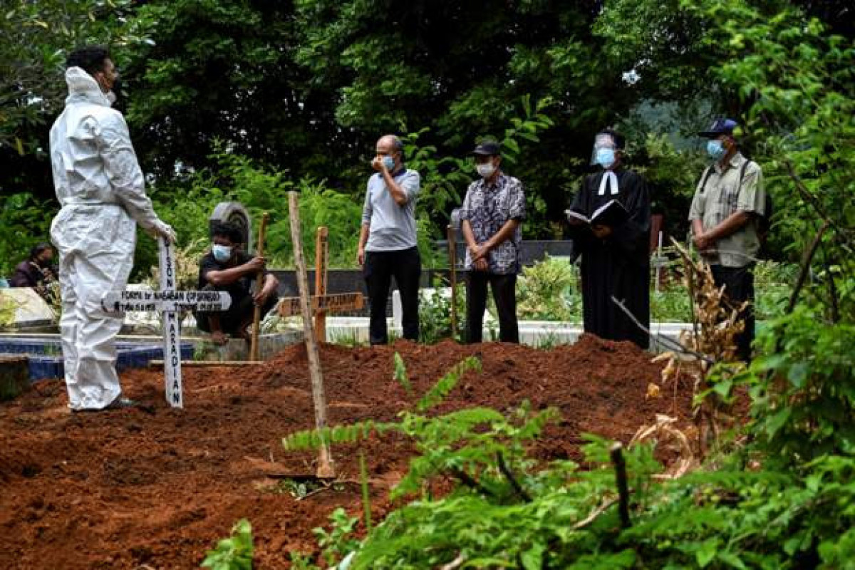 Indonesia COVID-19 death tolls passes 100,000