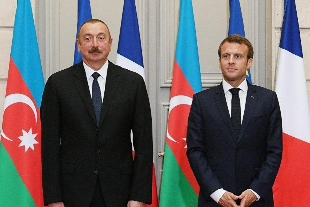 Azerbaijani President Ilham Aliyev and French President Emmanuel Macron
