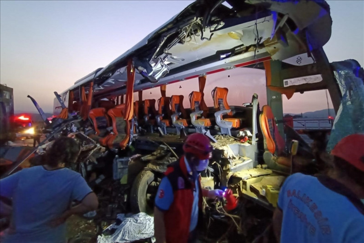 Road crash in Western Turkey