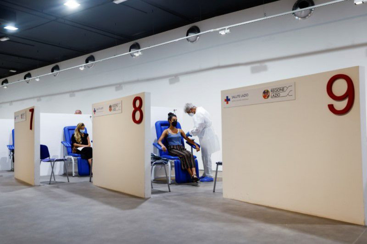Italy reports 22 coronavirus deaths and 6,902 new cases