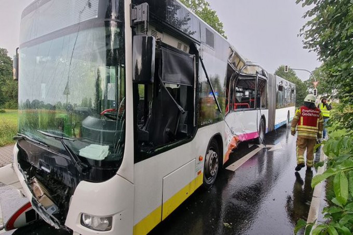 One dead, 14 injured in bus-truck collision in Germany-PHOTO 