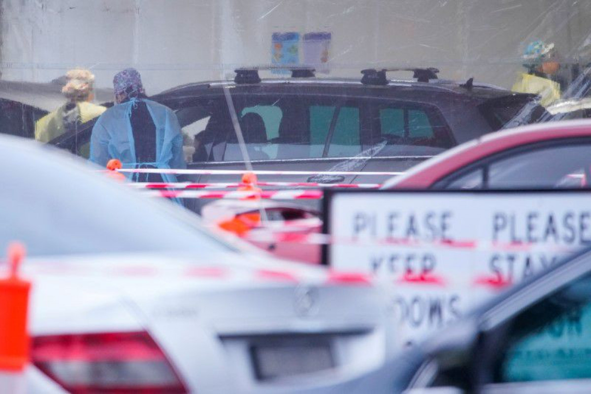 Melbourne extends COVID lockdown; 'no jab, no job' in Sydney