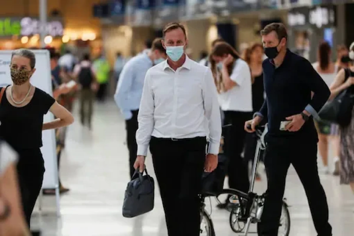 UK reports another 33,074 coronavirus cases