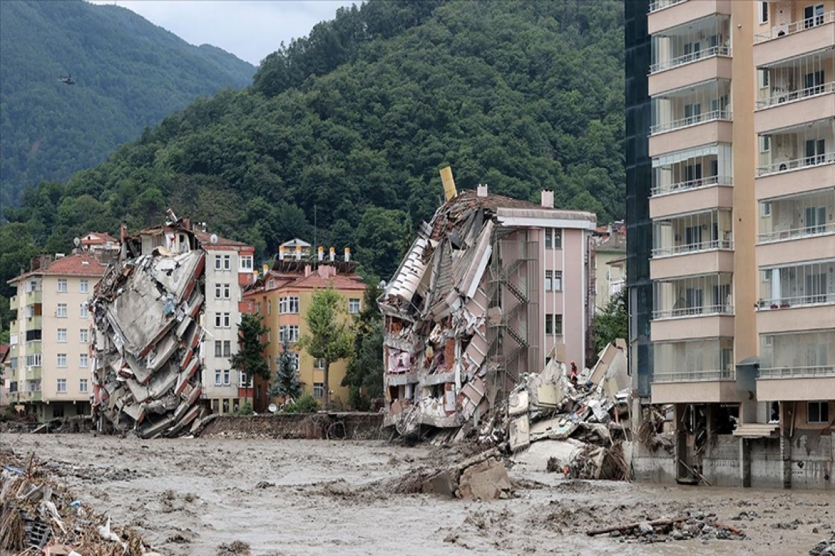 100 people considered missed in flood disaster in Turkey