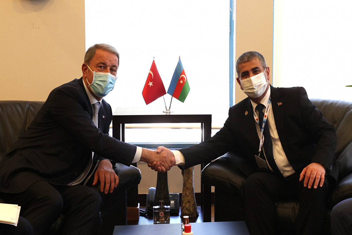 Defense Minister Zakir Hasanov met with his Turkish counterpart Hulusi Akar