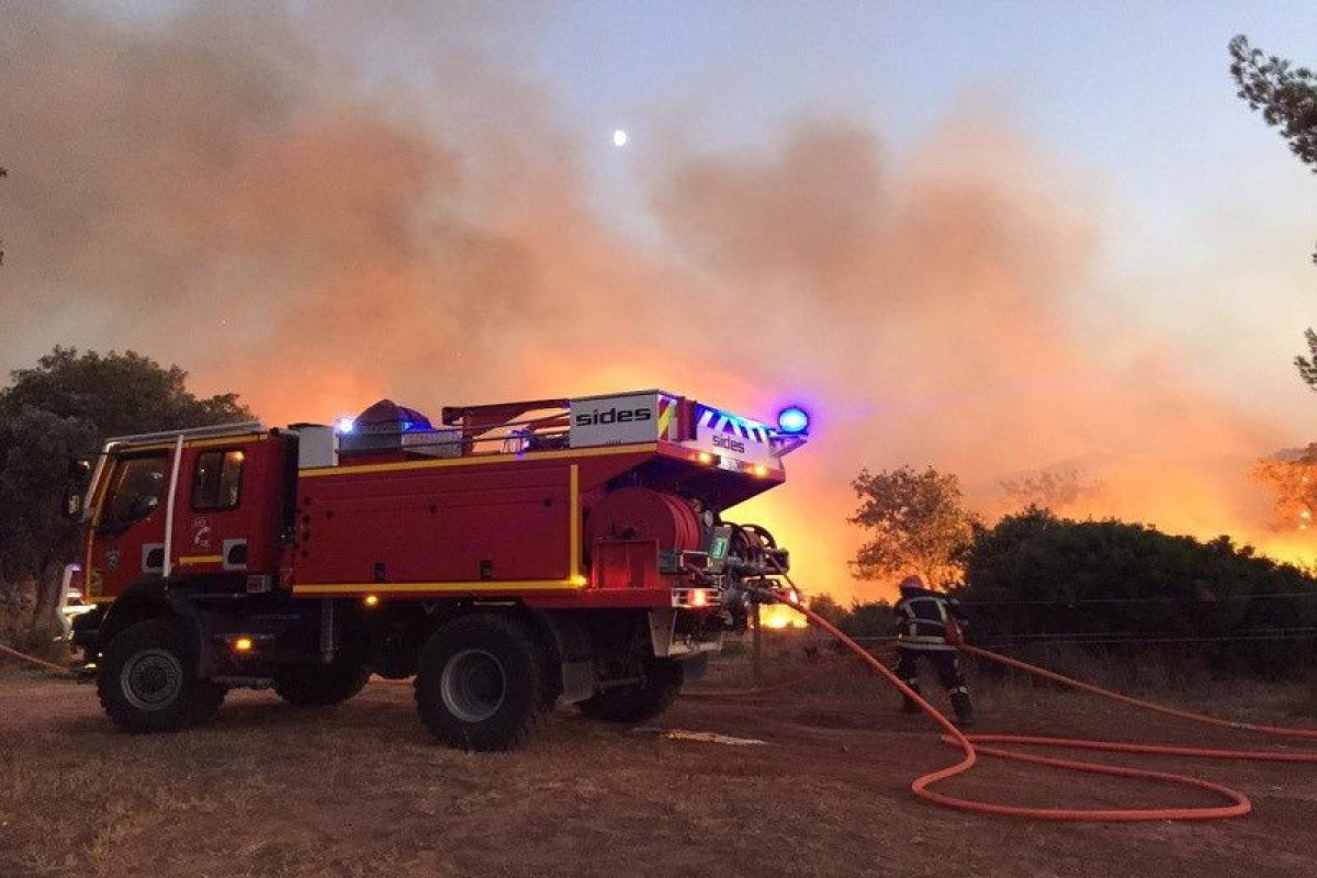 Wildfire near French resort of Saint-Tropez kills two people