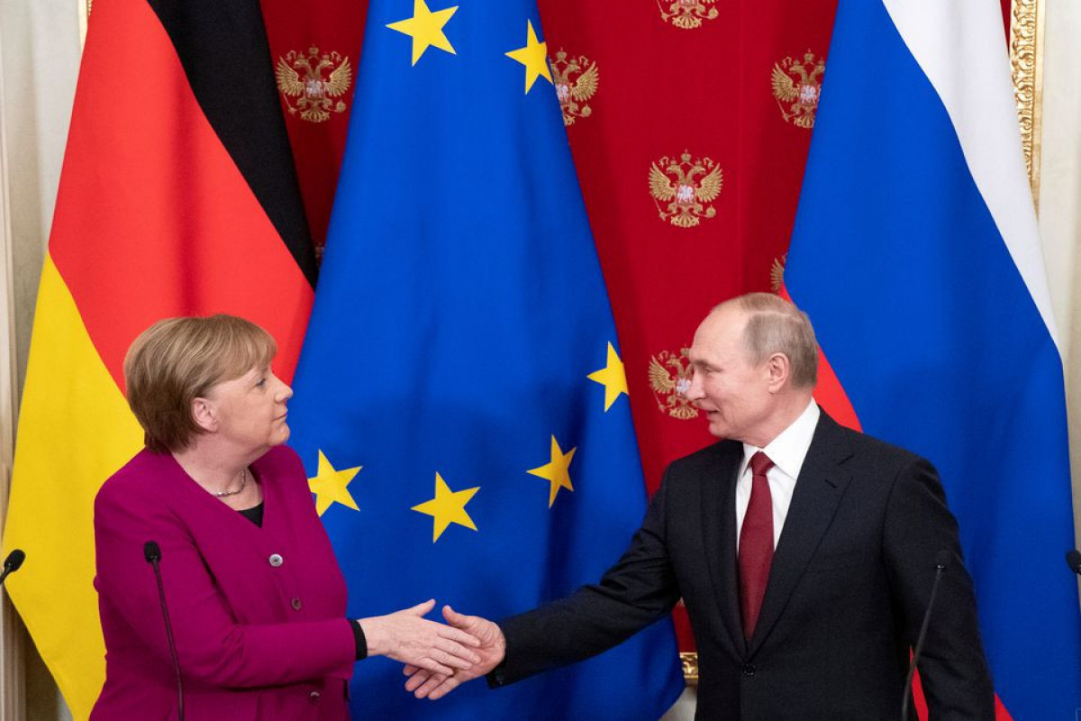 Putin and Merkel hold bilateral talks in Moscow