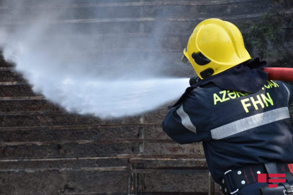 Strong fire, broken out in Heydar Aliyev Avenue of Baku, extinguished-UPDATED-1 -VIDEO -PHOTO 