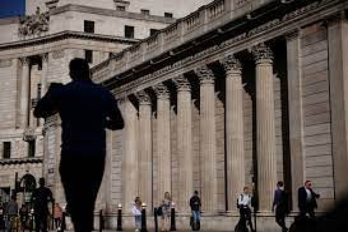 UK records highest daily coronavirus-related death toll since March