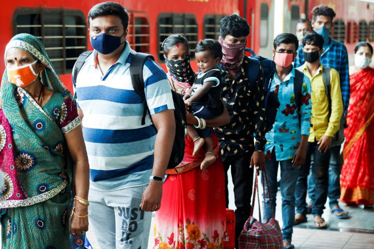 India reports 42,909 new COVID-19 infections
